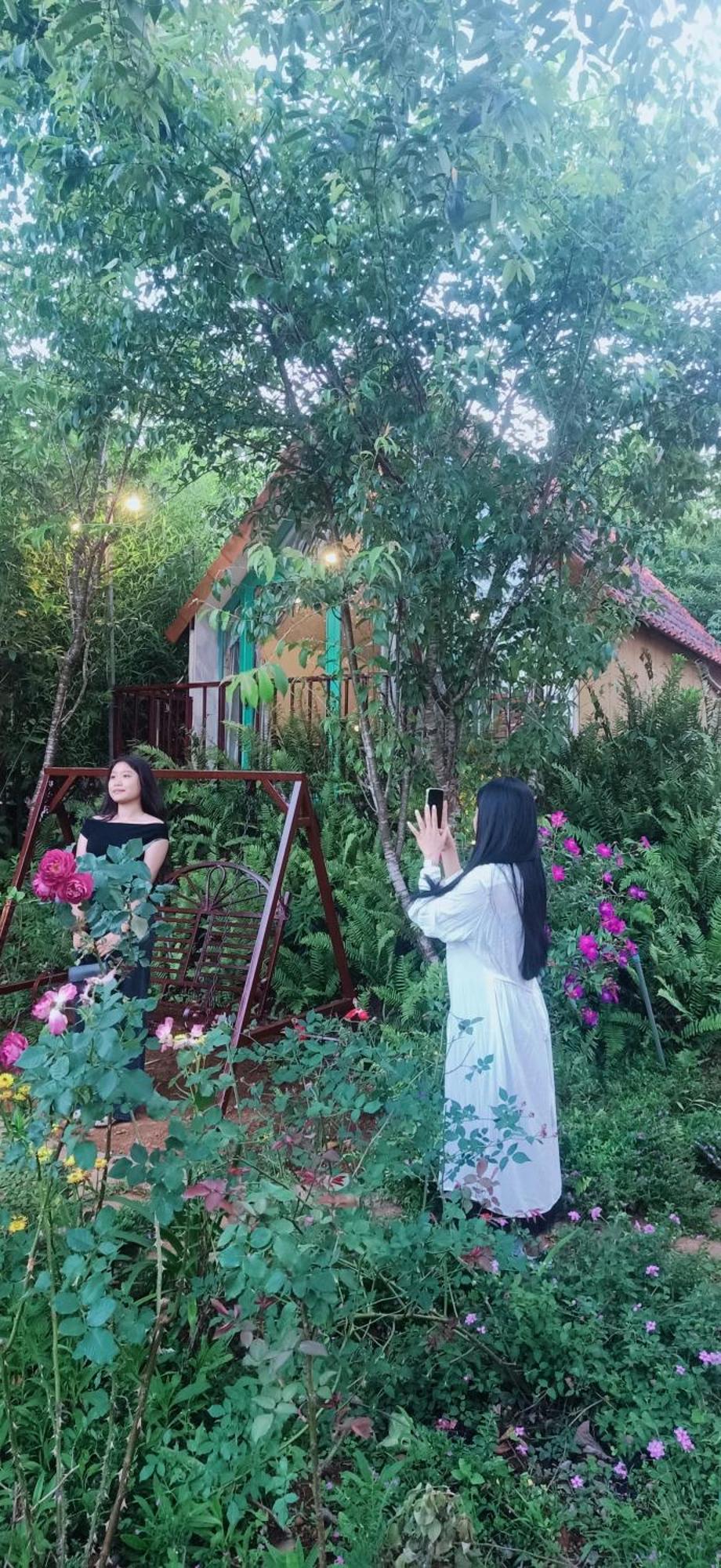 Paradiso Homestay Mangden Kon Von Kla Екстер'єр фото
